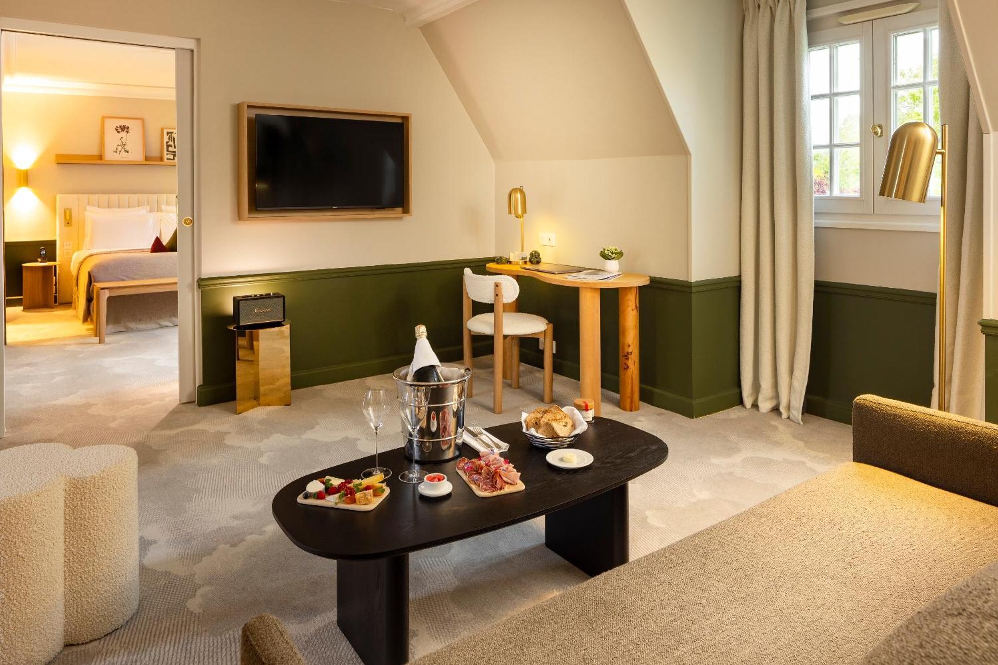 Hostellerie Briqueterie & Spa Champagne Vinay  Buitenkant foto A suite at the hotel