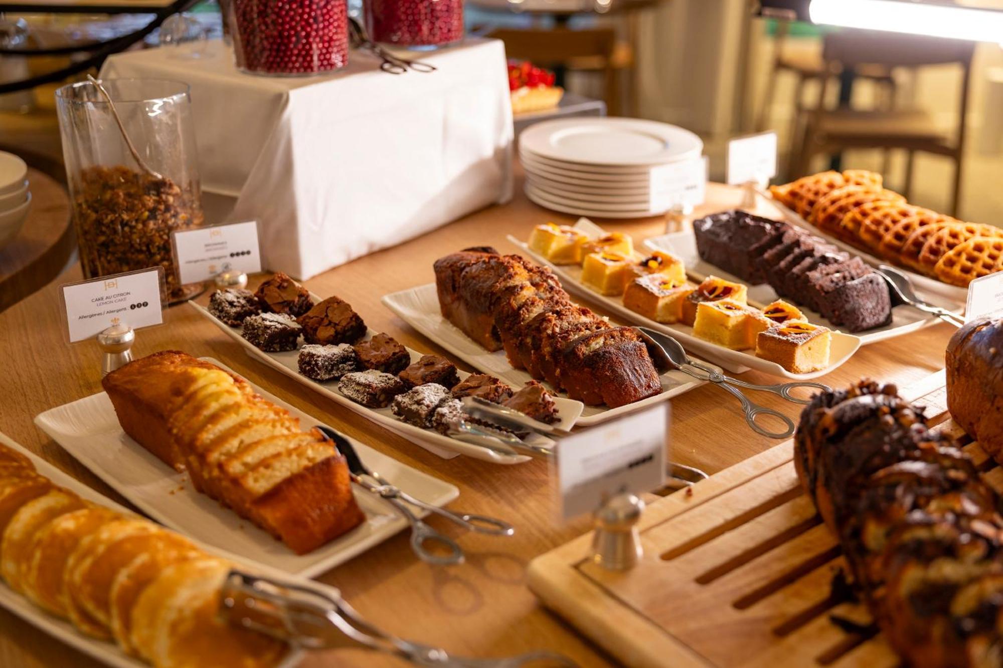 Hostellerie Briqueterie & Spa Champagne Vinay  Buitenkant foto A selection of cakes